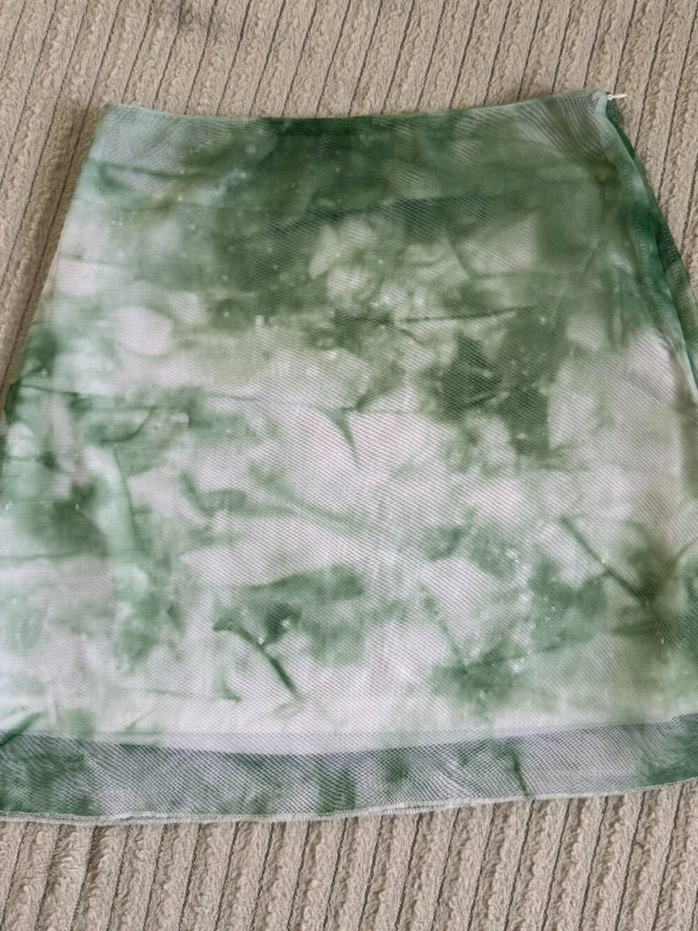 Like New LA Hearts Green and White Tie Dye Skirt